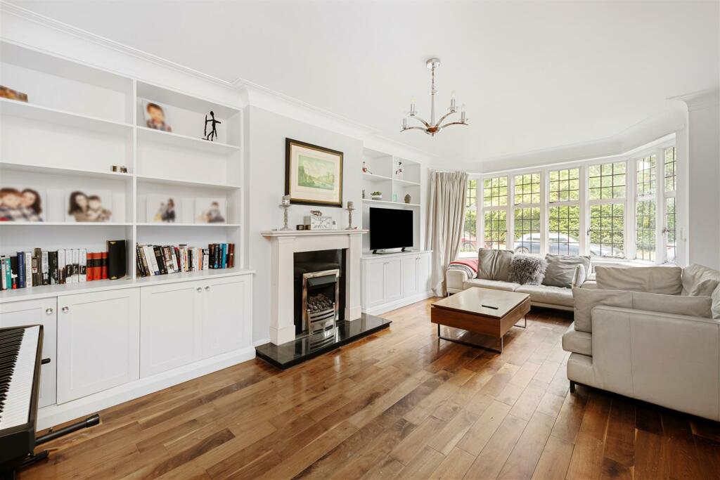 102 Highlands Heath Hi-1.jpg