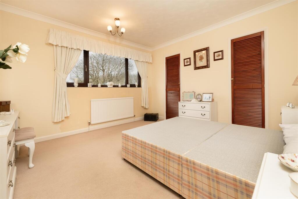 47 Rose Tree Lane, Newhall