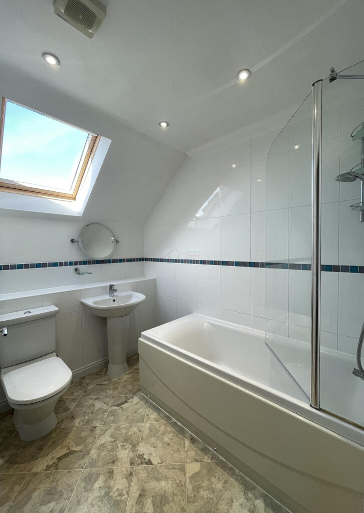 Family Bathroom.JPG