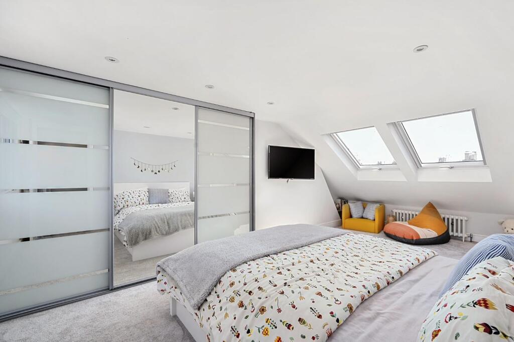 73 Shirley St BN3 (25).jpg