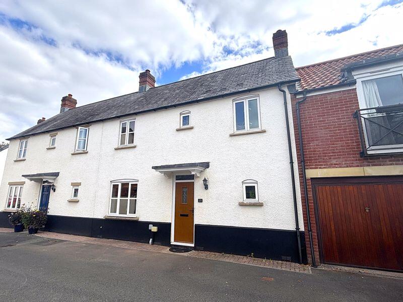 Maes Y Llarwydd, Abergavenny