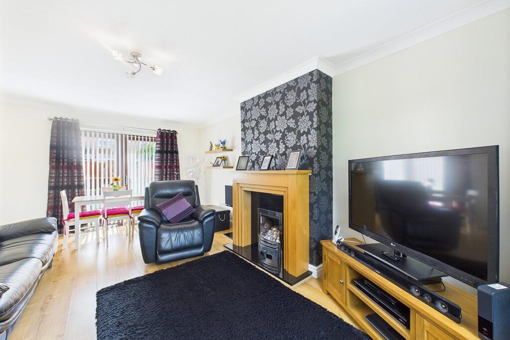 Living/Dining Roo...