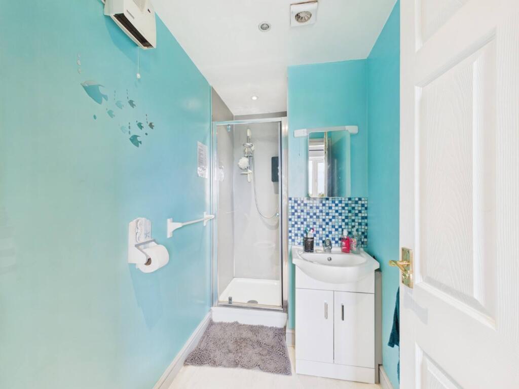 Annex Shower Room
