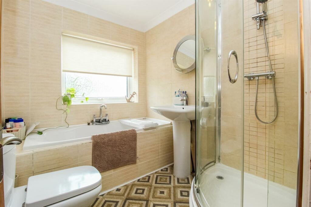 BATHROOM/W.C.