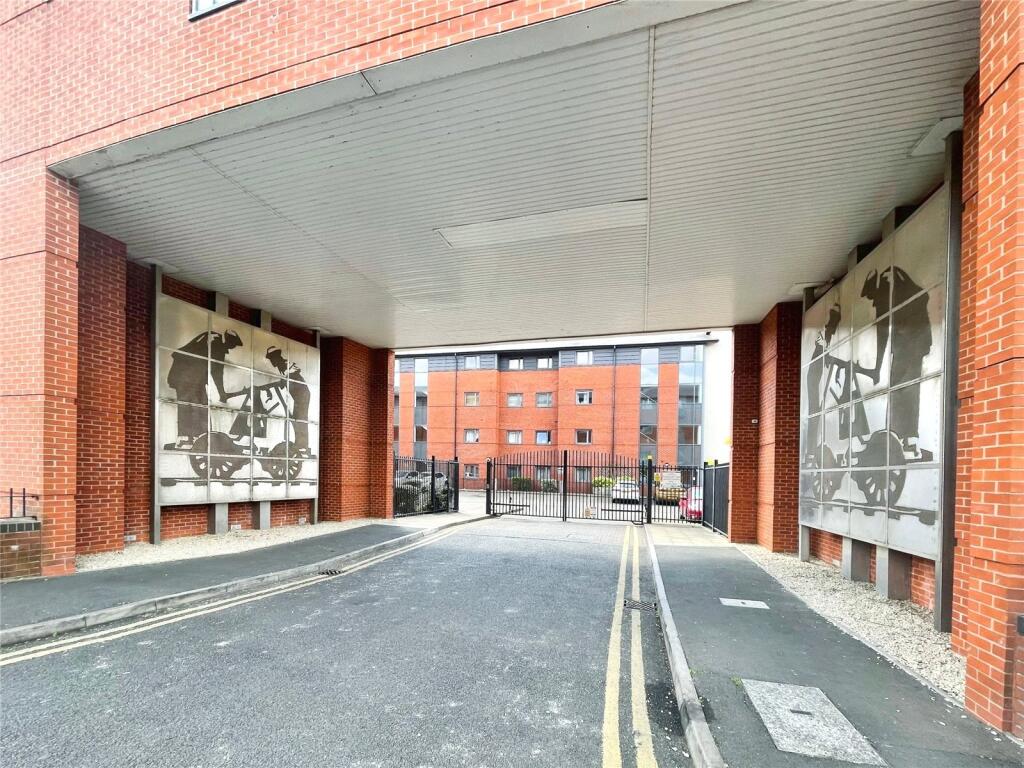 Gate
