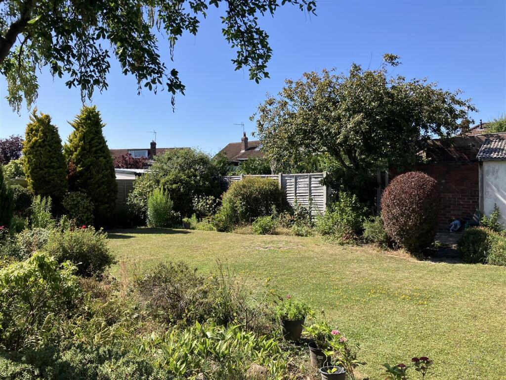 back garden side.jpg