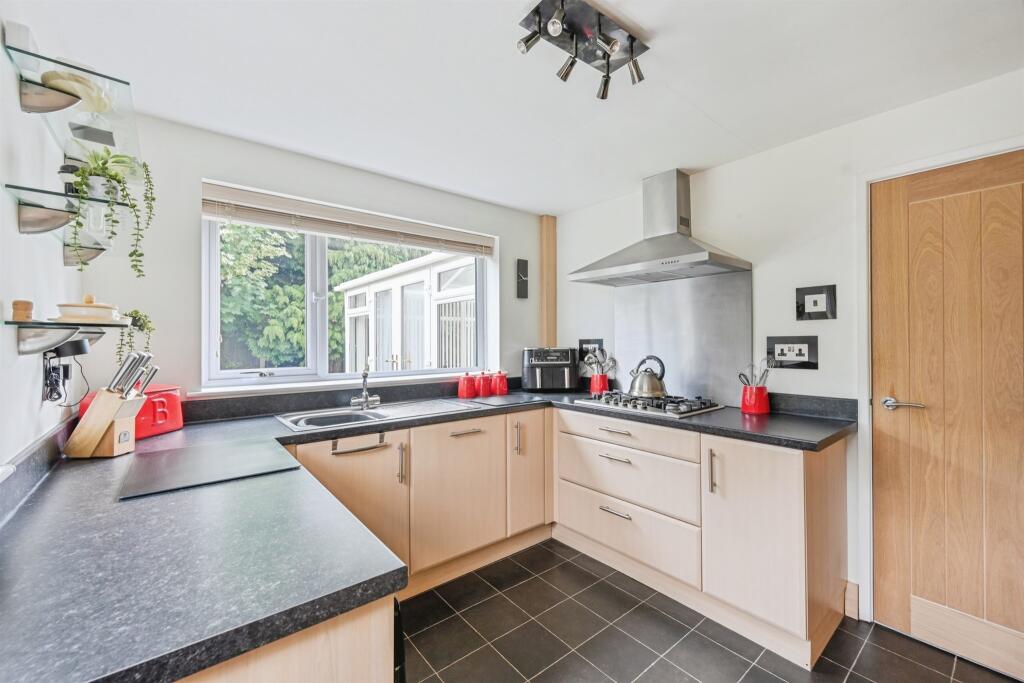 Kitchen:
