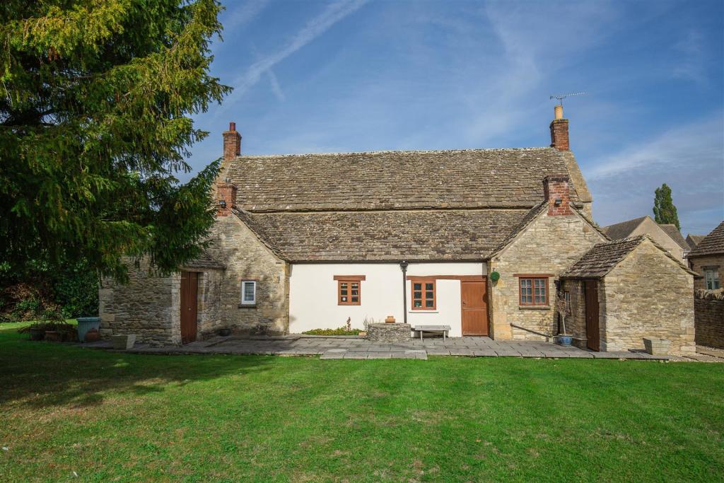 42 43 Down Ampney (print) 48.jpg
