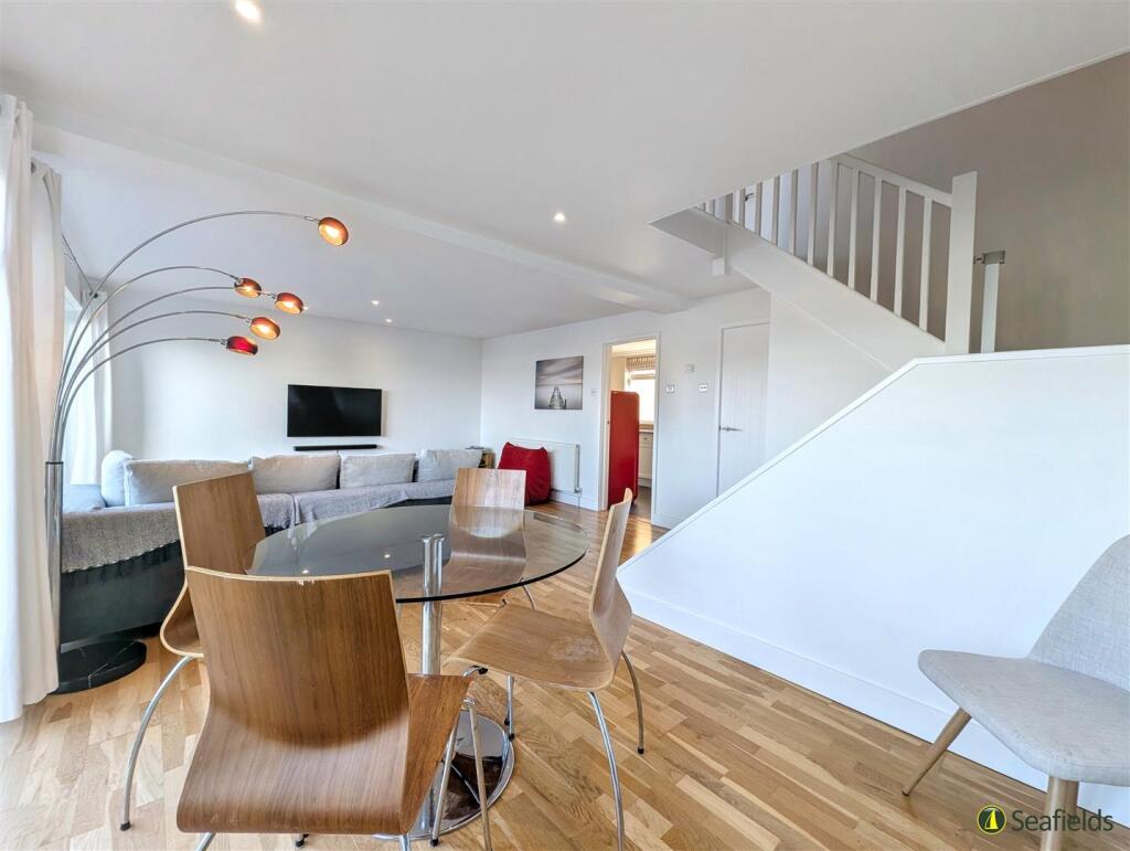 Sitting/Dining Room