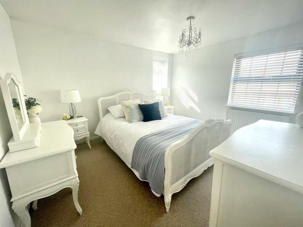 Master Bedroom (1st Floor)