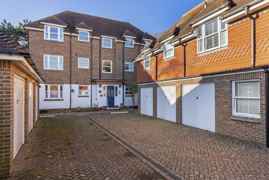 Queensborough Court_15.jpg