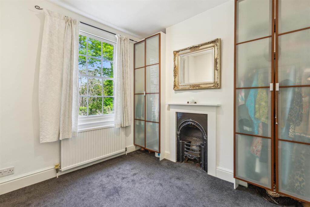 Sutherland Road, W4 - FOR SALE