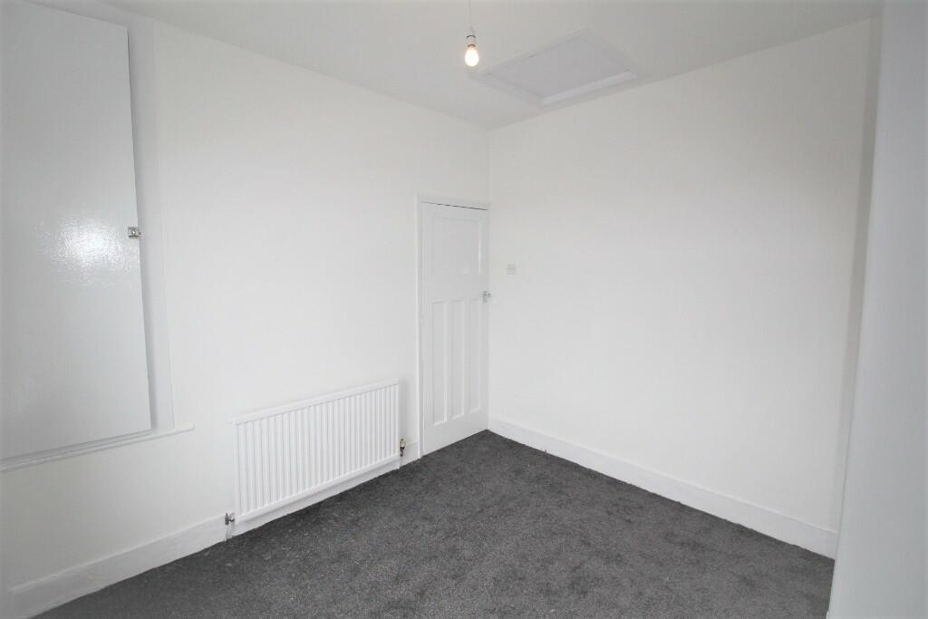 2nd Bedroom (b) 
