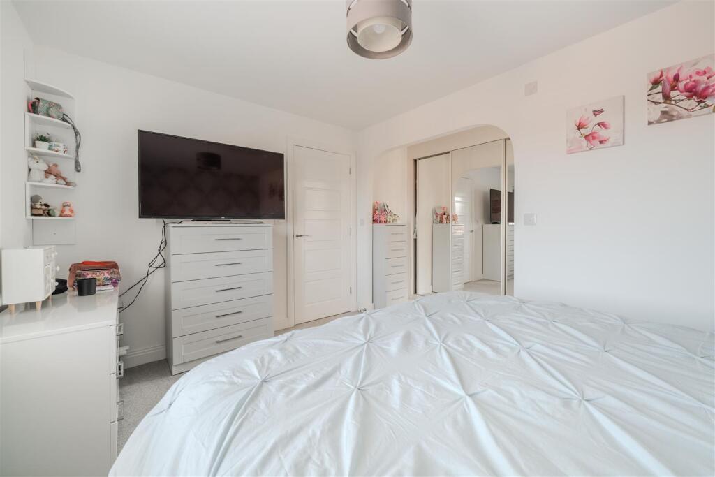 Bedroom 4-4.jpg