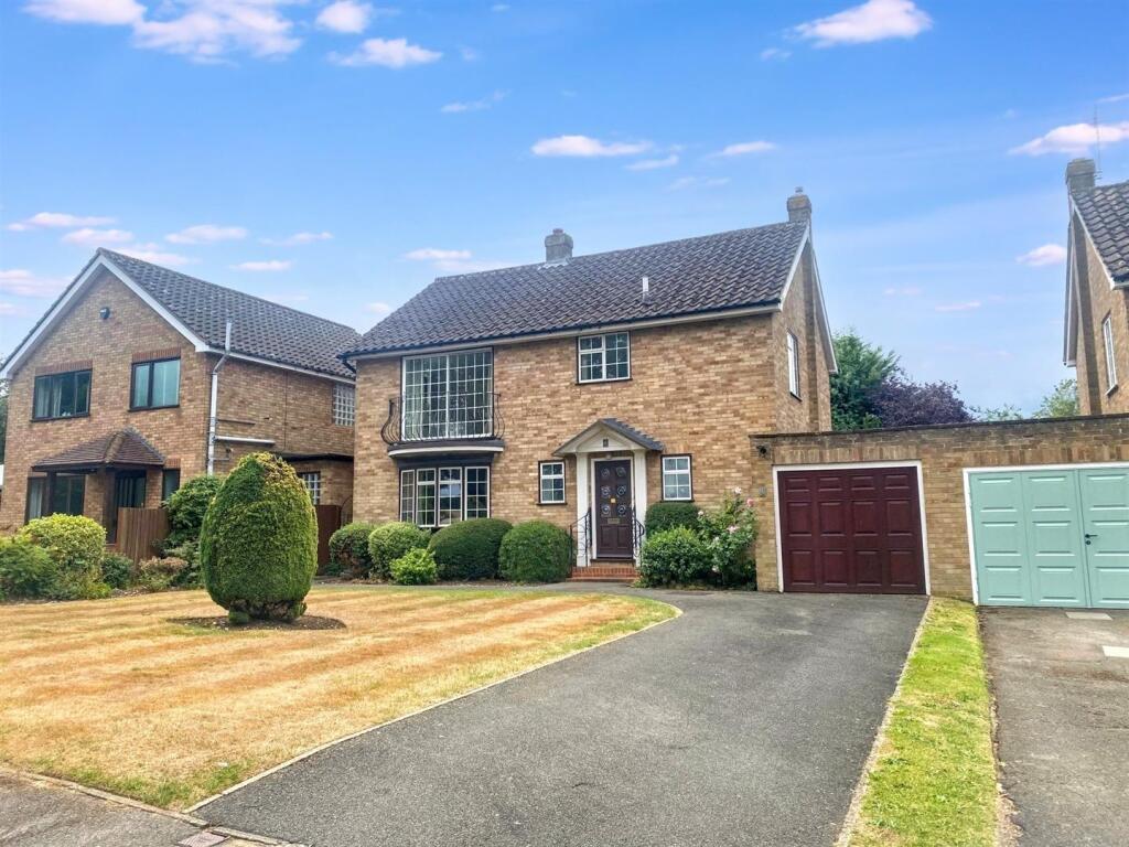 4 norbury way front july.jpg