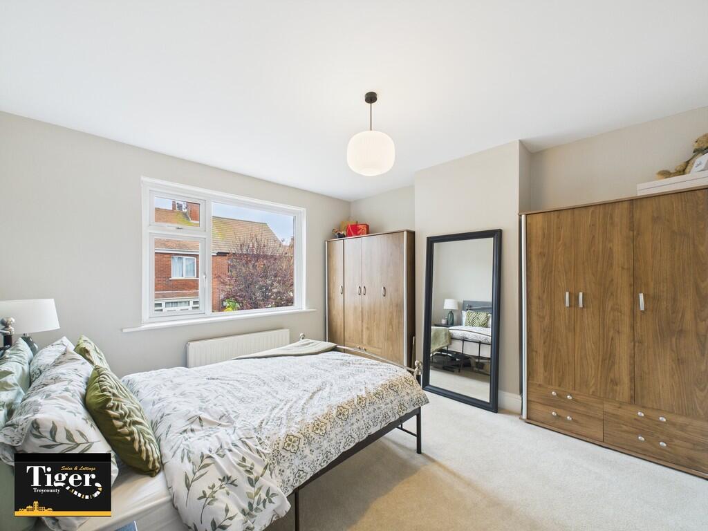 CAM02176G0-PR0551...