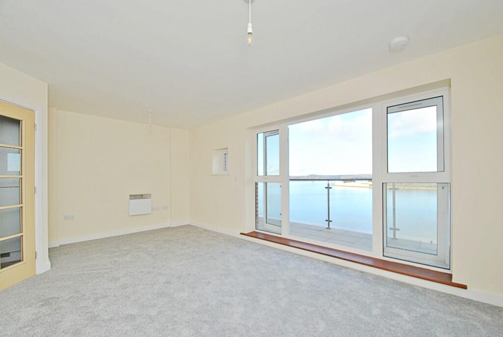 Sitting/dining room