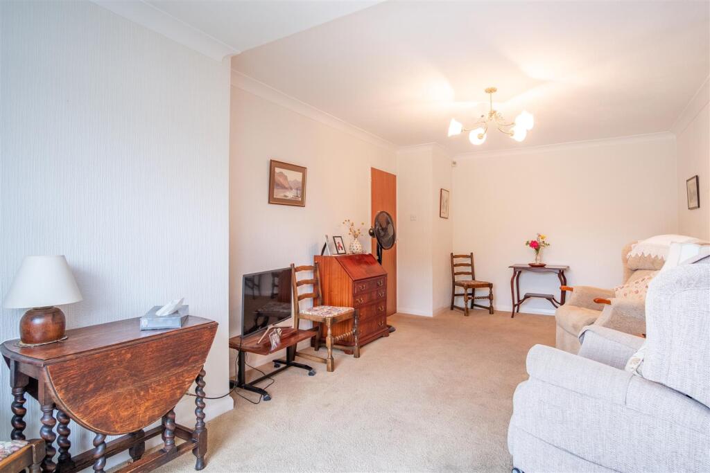 Sitting/Dining Room
