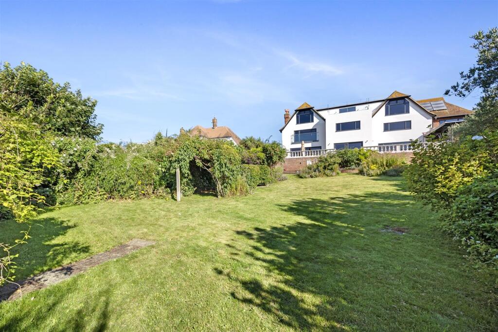 Roedean Crescent, 4-015.jpg