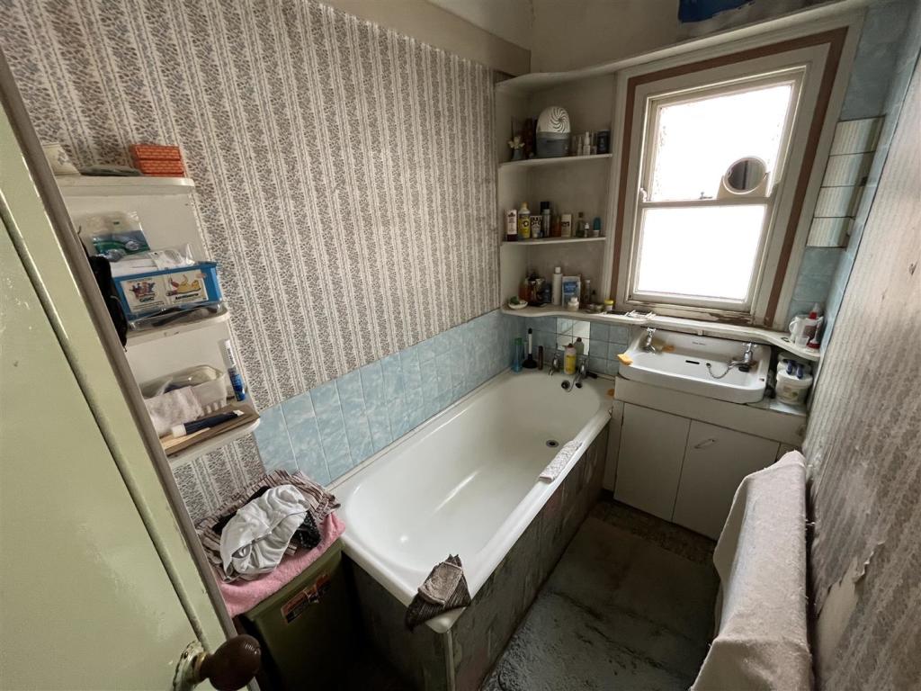 Bathroom.jpg