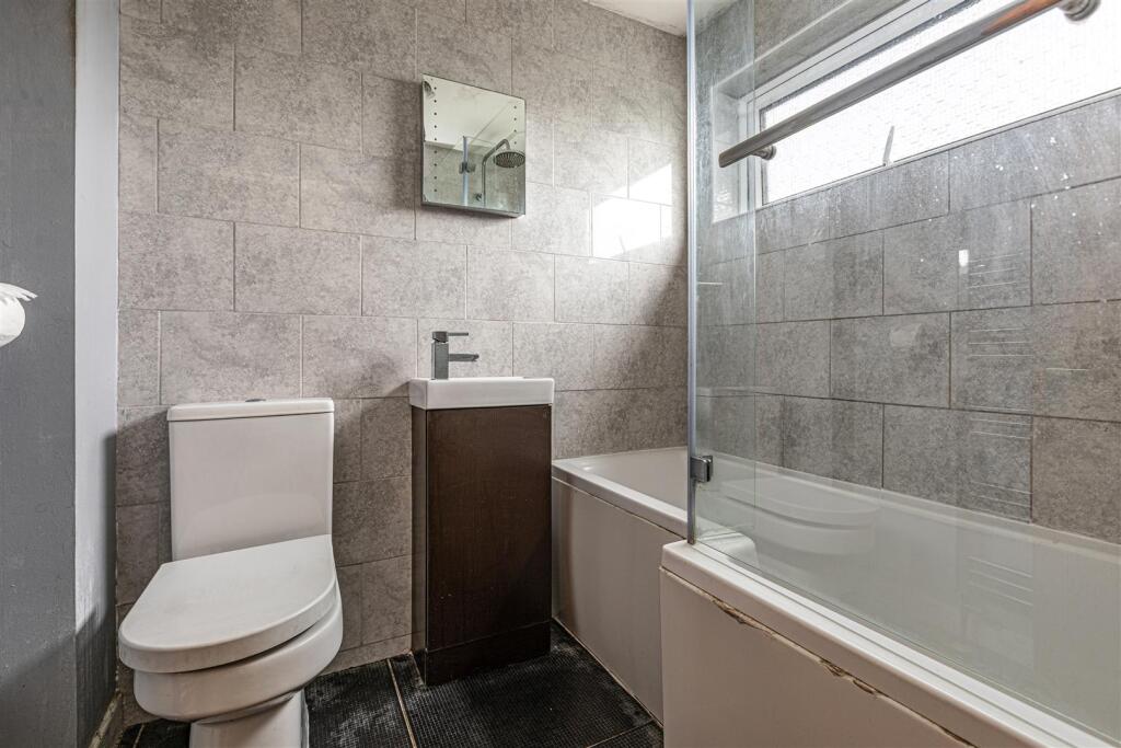 8 Whitefield Crescent Newtown St Boswells 31.jpg