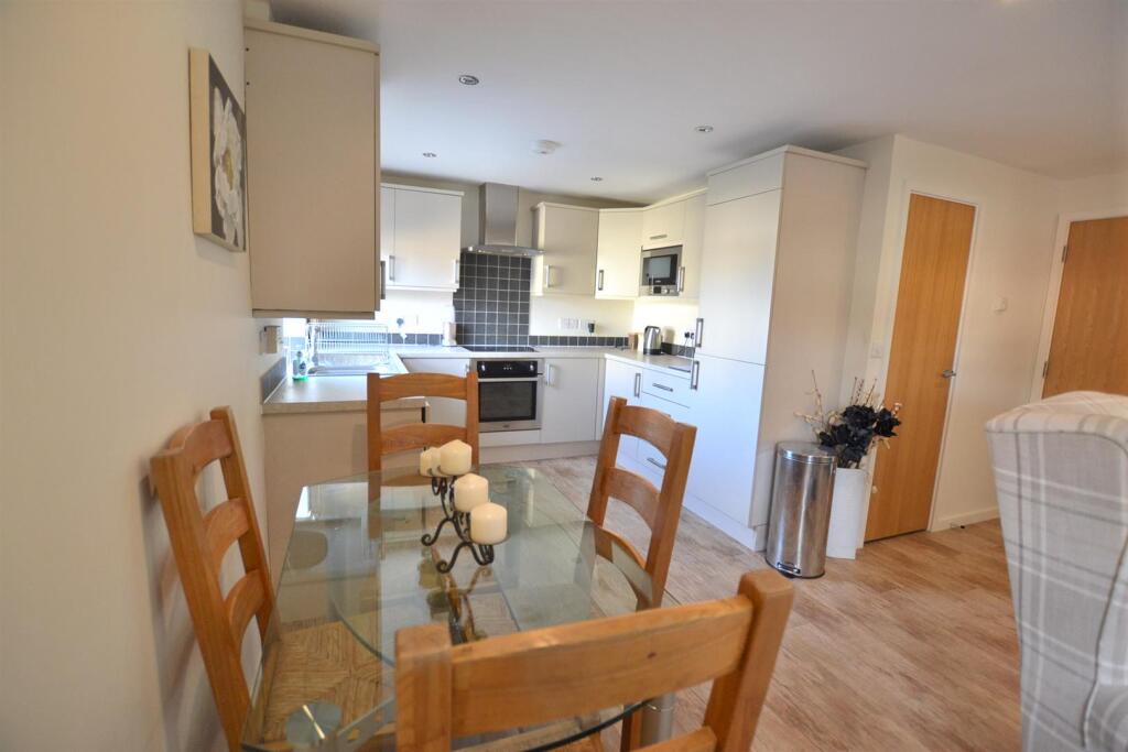 Fitted Kitchen