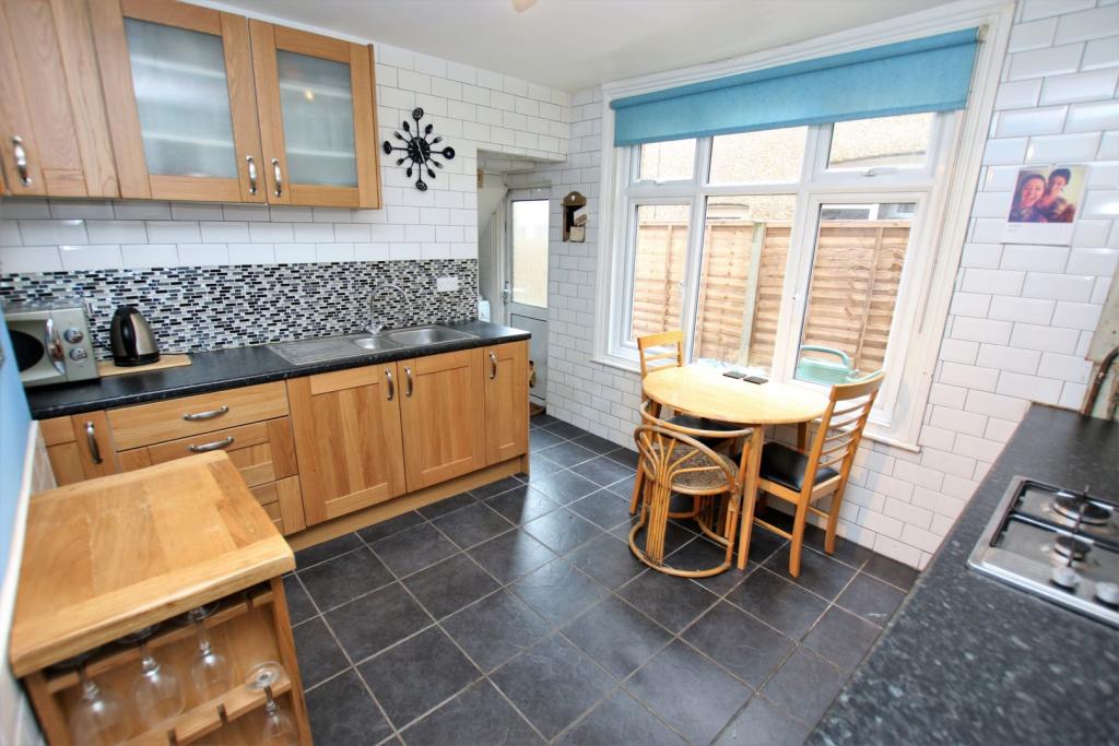 Kitchen / Breakfast