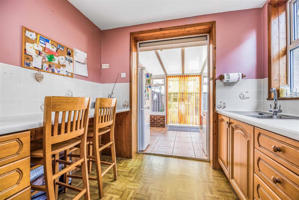 2 Wallington Road, Portsmouth-Small-PorticoMarketi