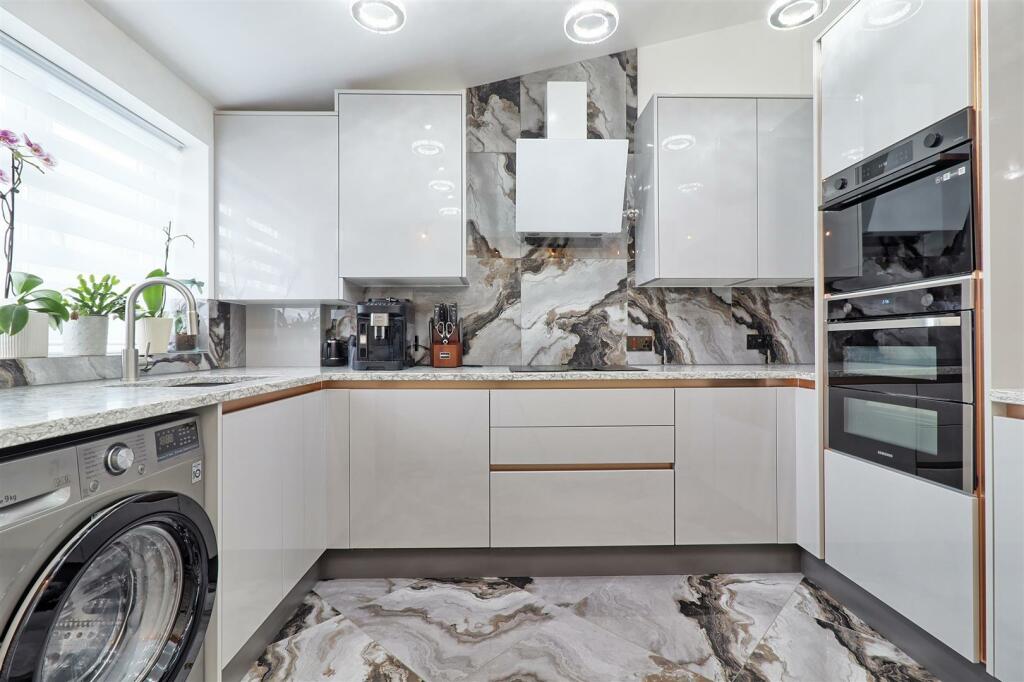 IMG_7255_6_7_easyHDR-interior3.jpg