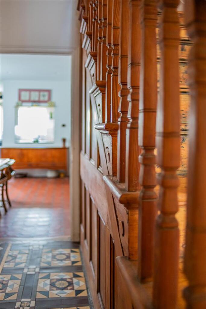 Mackintosh Place 214-34.jpg