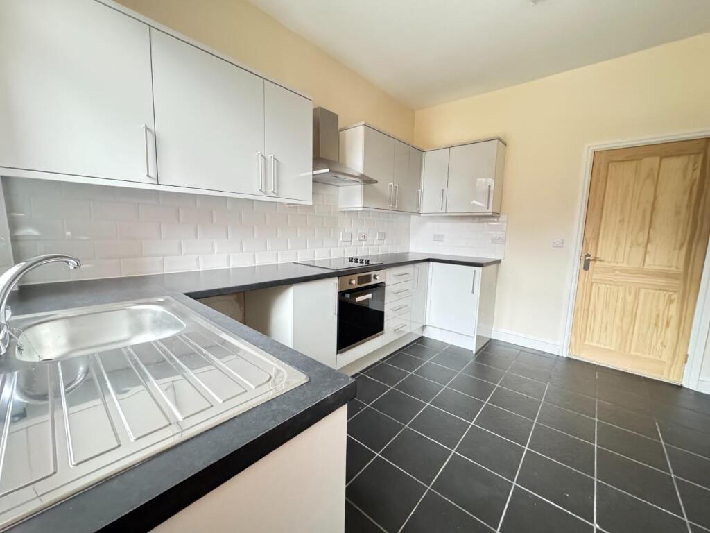 Kitchen 3.jpg