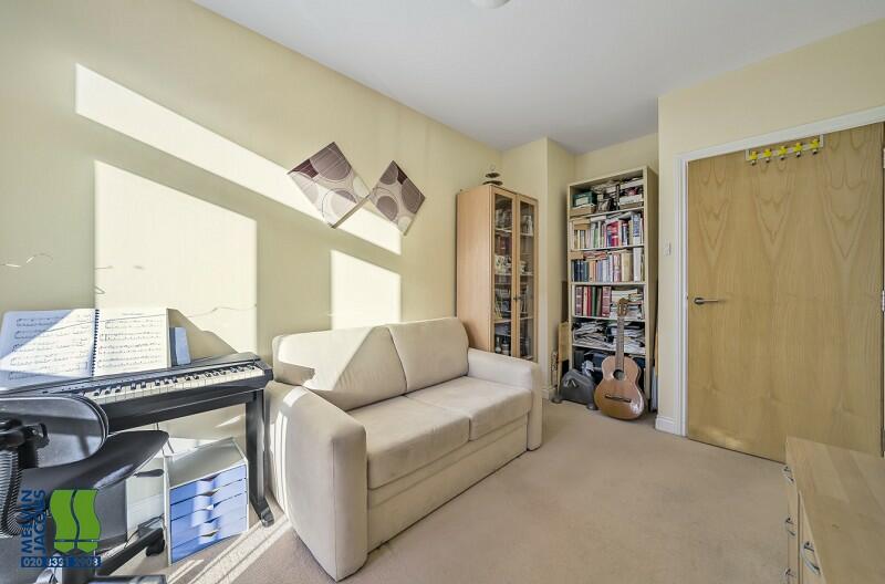 Bedroom 2/Dining Room