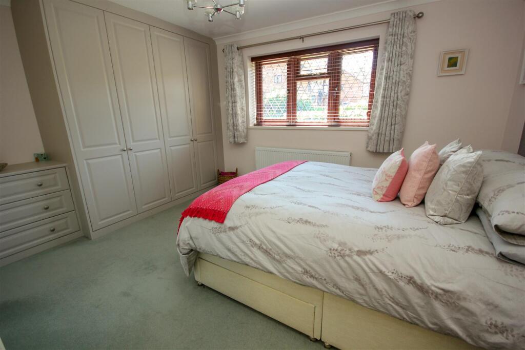Master Bedroom1.jpg