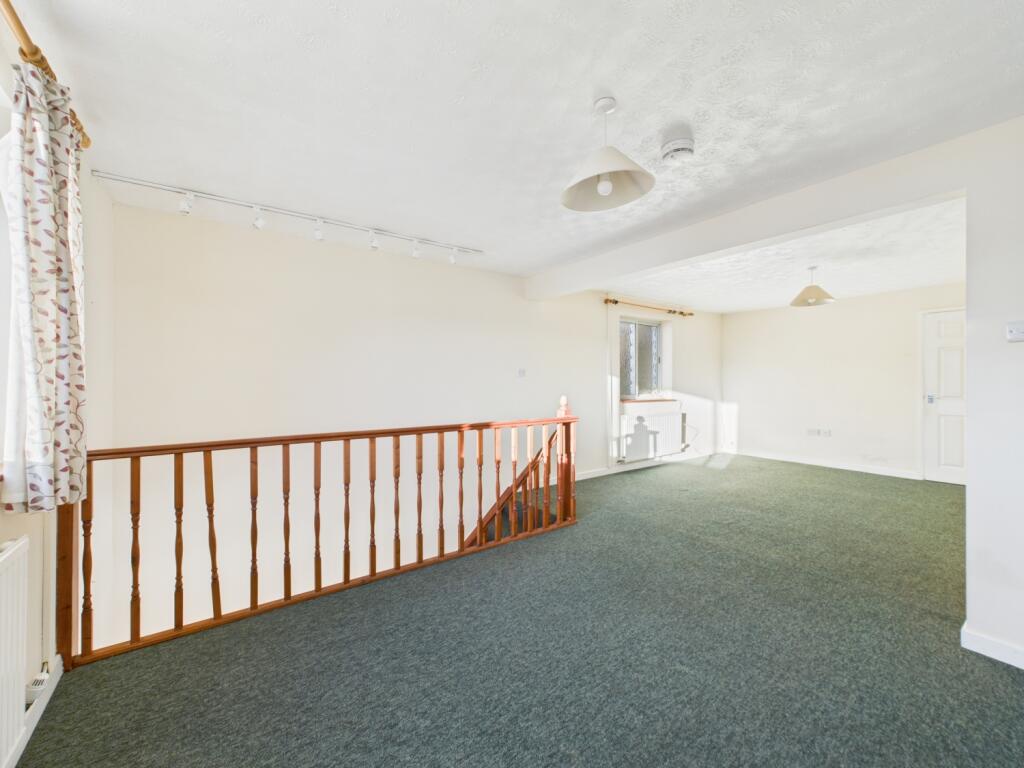 CAM01721G0-PR0105-STILL011