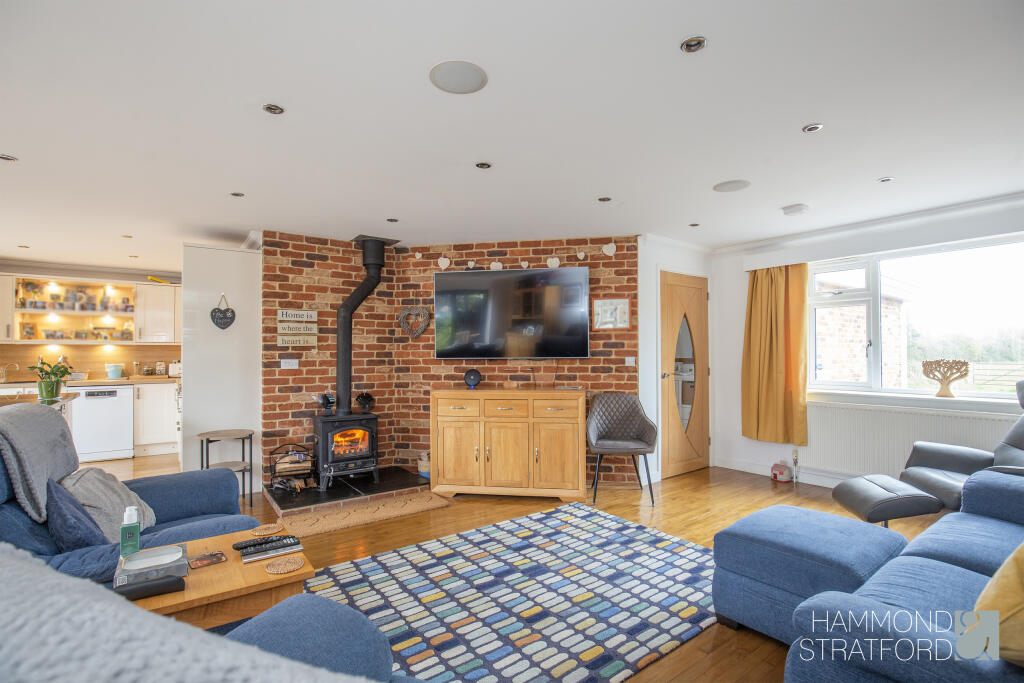 Ovington Road, Saham Toney