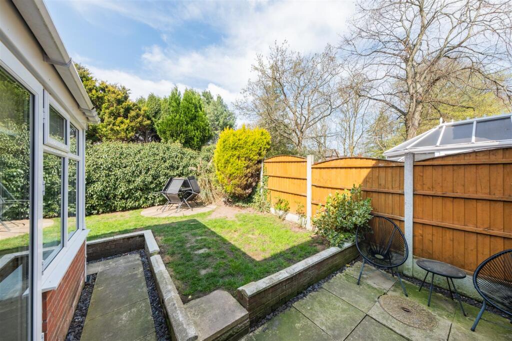 4 Hazelmere Close-030.jpg