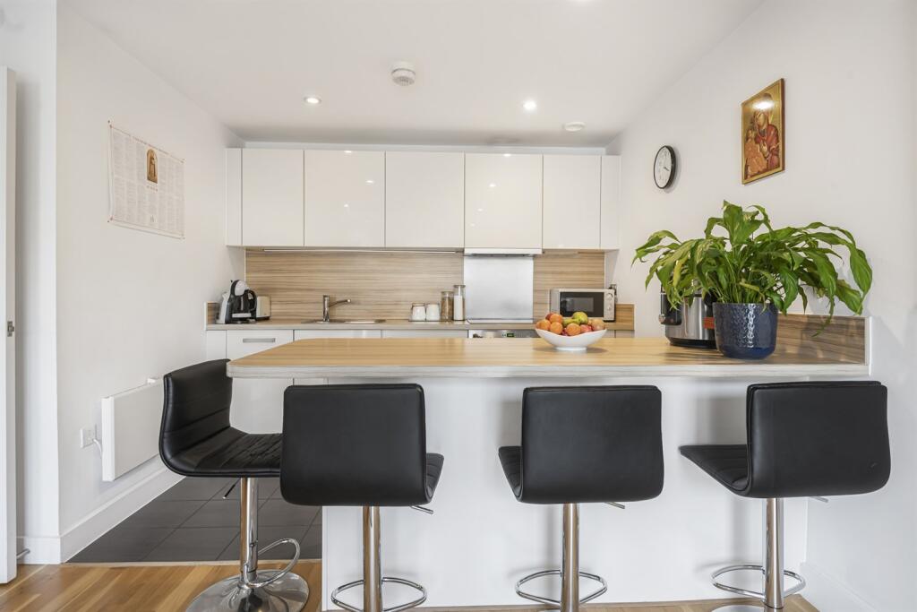 Kitchen/Dining Area