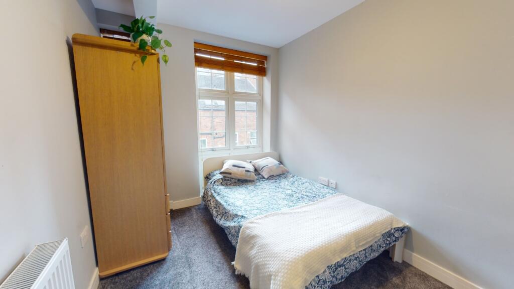 2 Courtyard rm 4