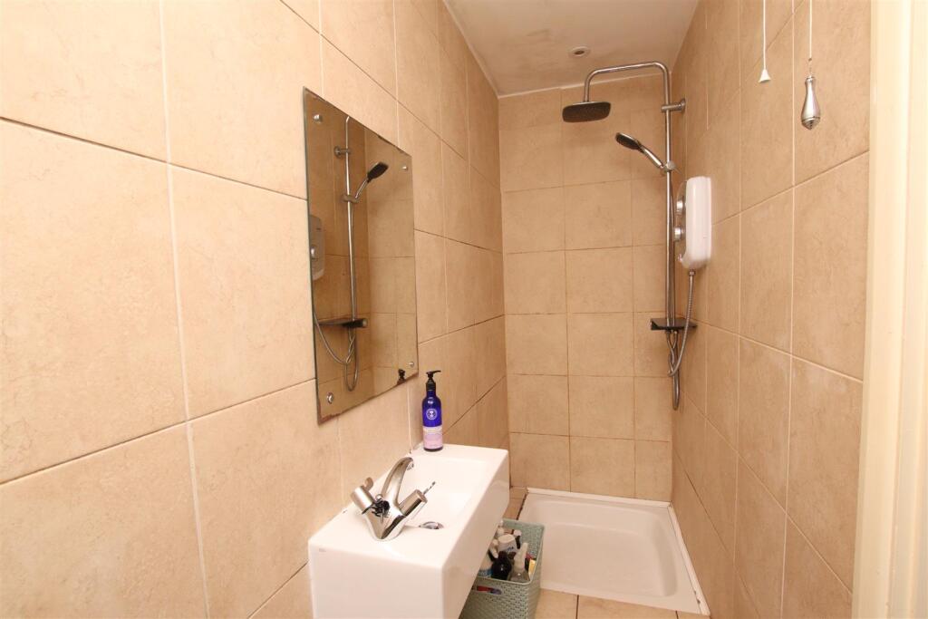 Shower Room.JPG