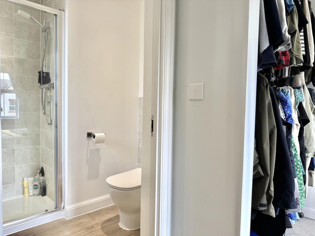 En-suite to Bedroom 1