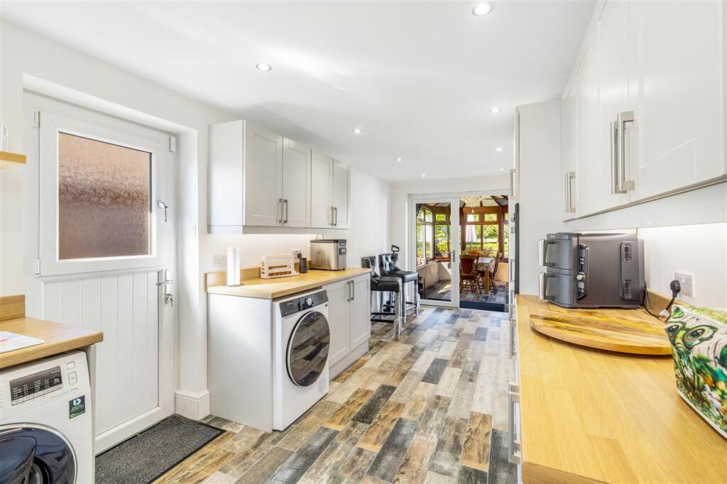 Wisteria (Friskney)-23.jpg