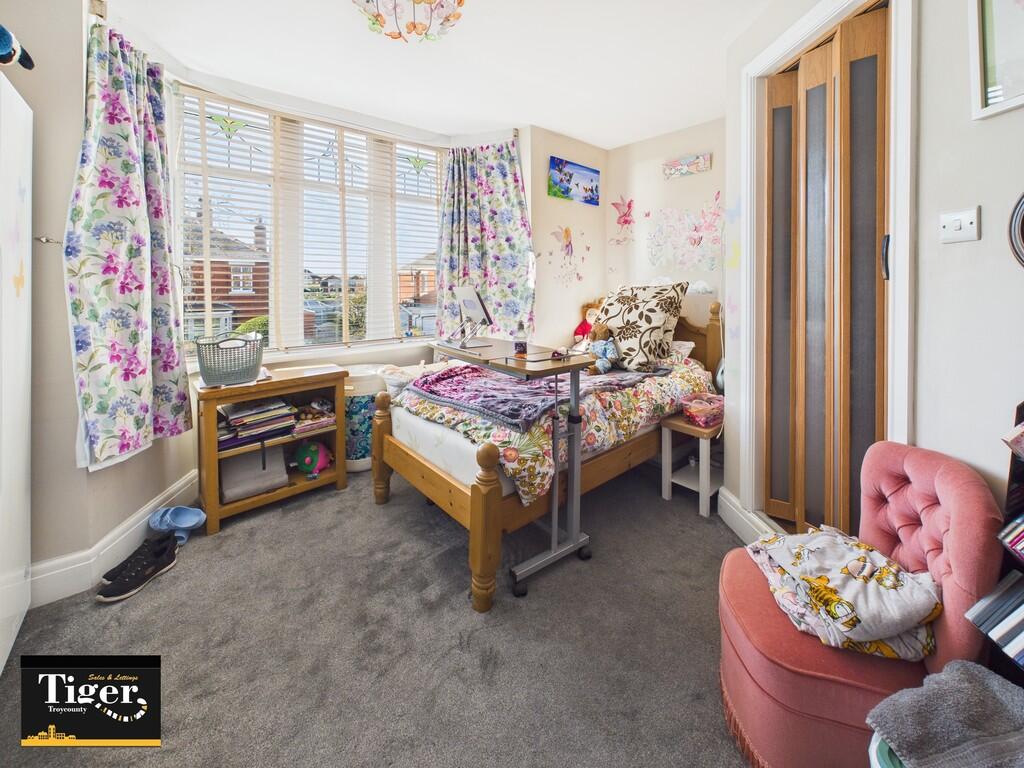 CAM02176G0-PR0757...