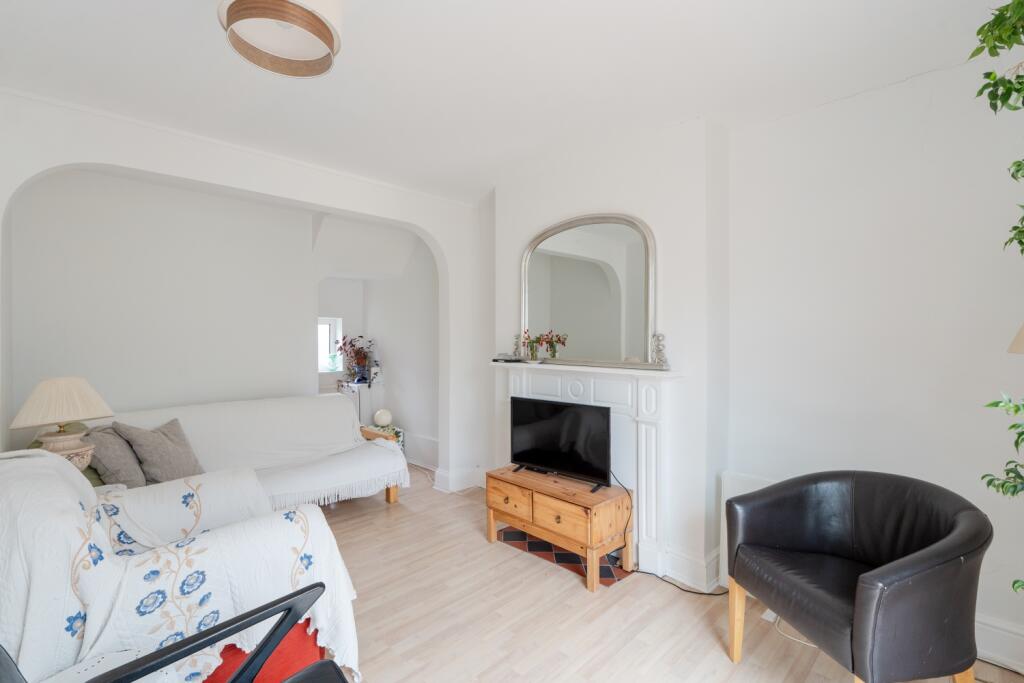 11 Churchill Place-08828