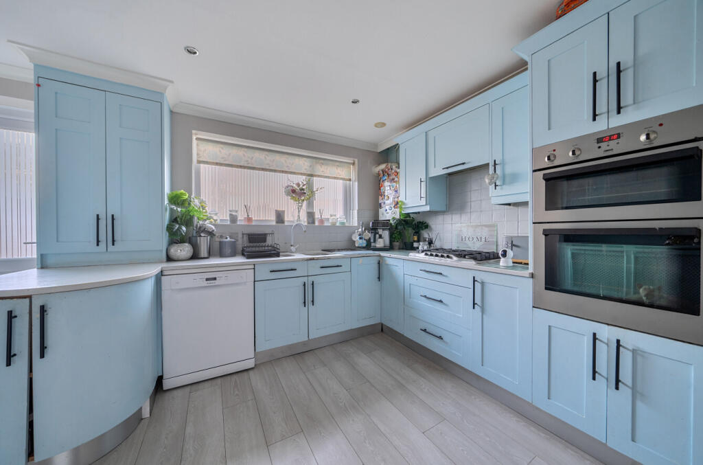 1375487-11-6909d9...