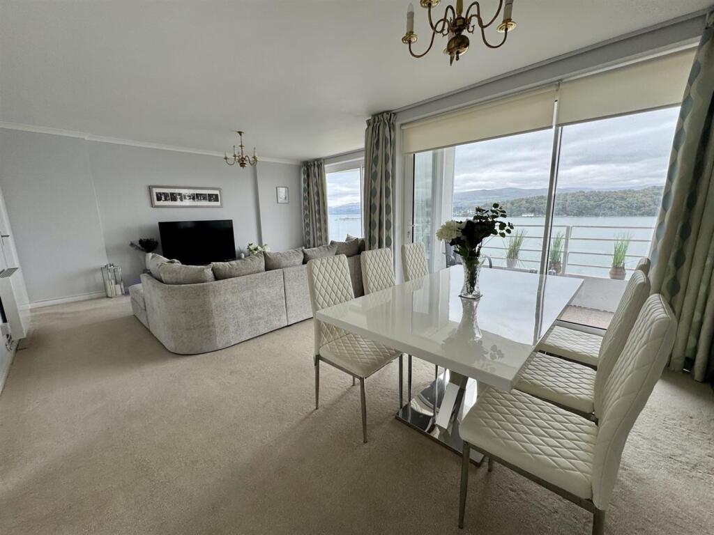 Open Plan Lounge/Dining Room