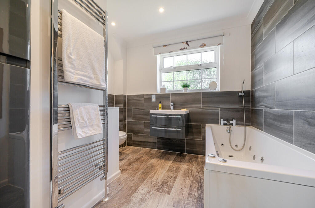 1356064-12-68d11b...