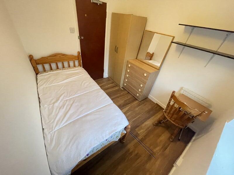 Strattondale Street, London, E14