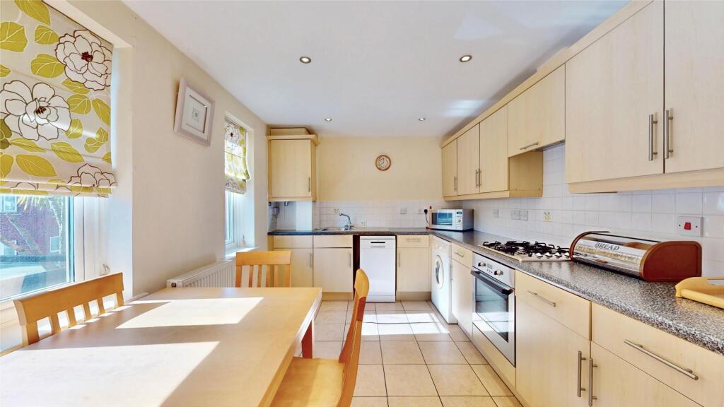 Flat-20-Nacton-Court-Hevingham-Drive-Chadwell-Heat