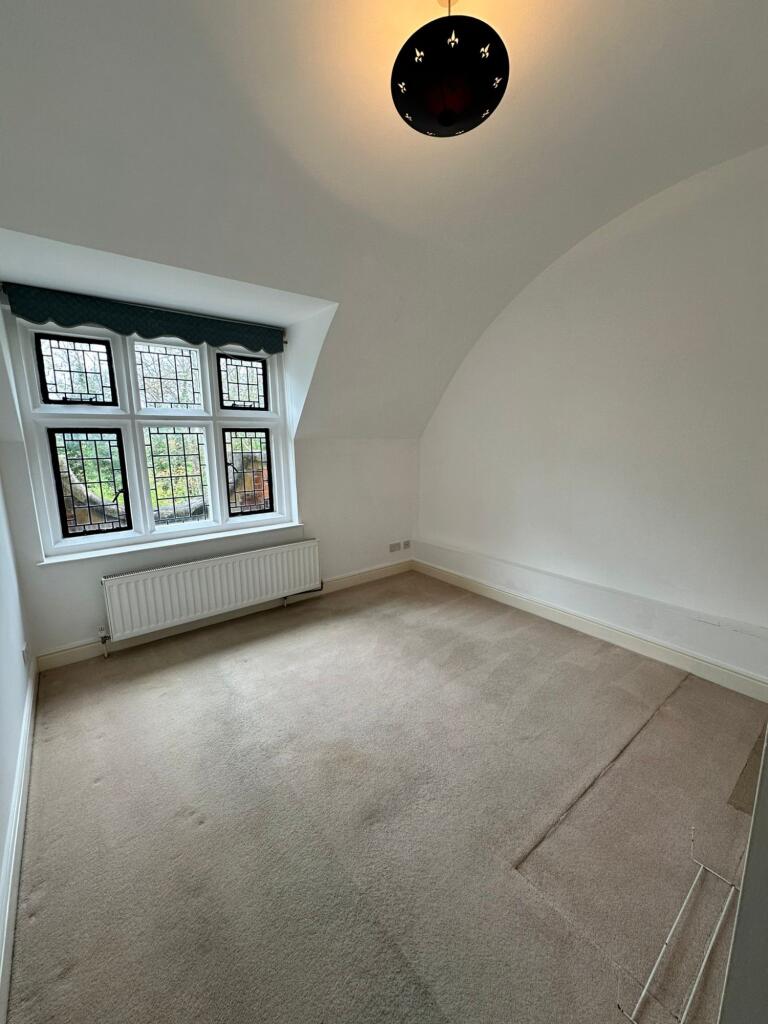 11 Duncroft Bedroom 1