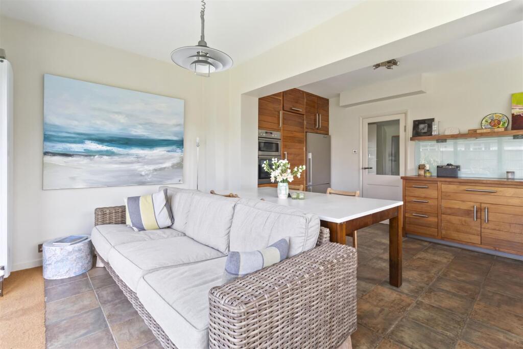 Nutley Drive 18-019.jpg